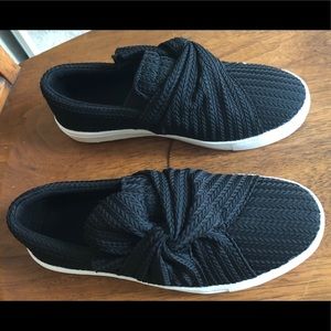 Knitted twist slip on sneakers